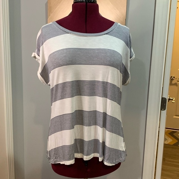 DEPT 222 navy and white scissor back top - Picture 1 of 7